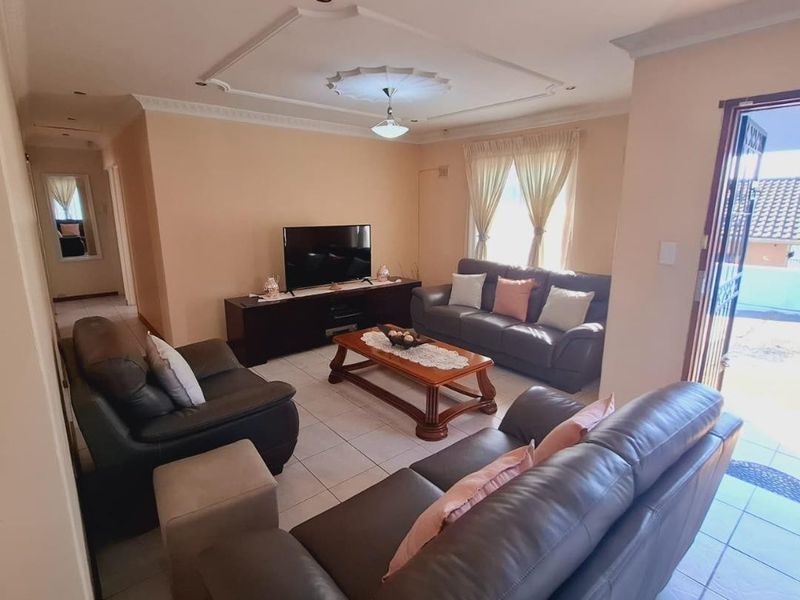 Your Newlands East Home Awaits! - Photo 6