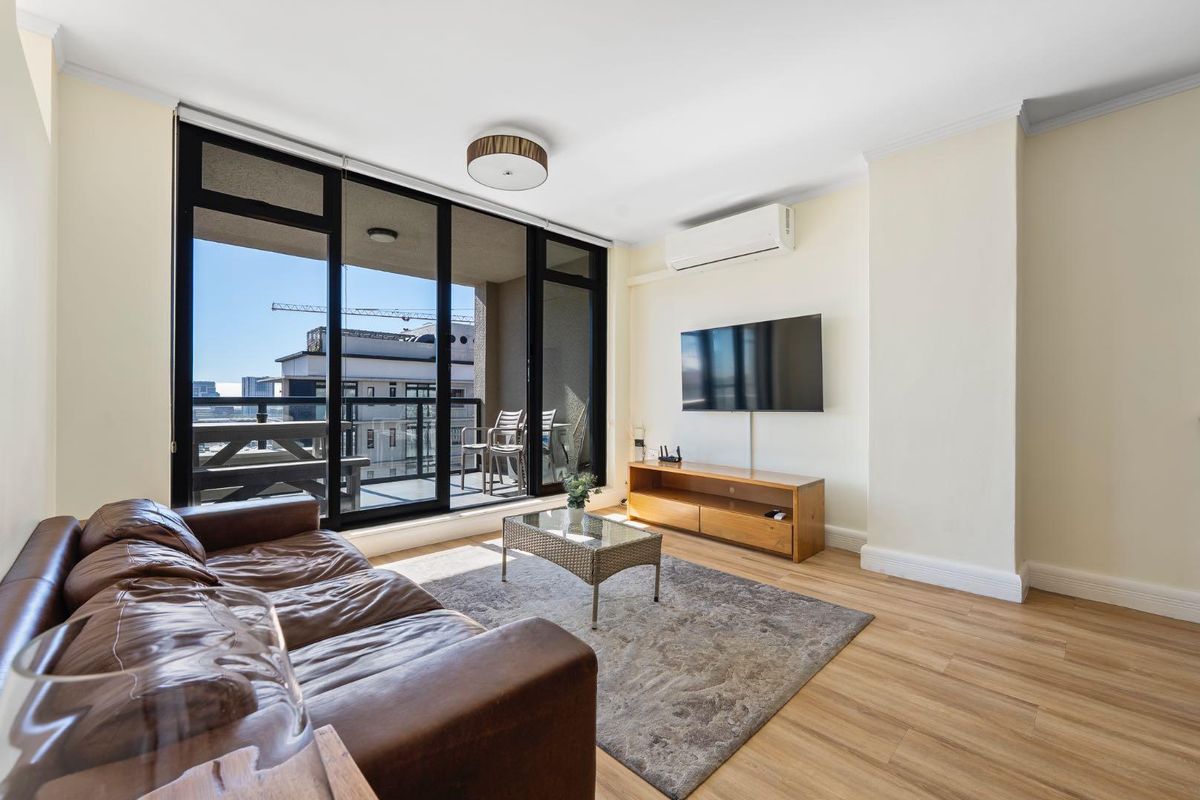 Exclusive Mandate | Elegant Two-Bedroom Apartment with Iconic Views at The Four Seasons - Photo 2