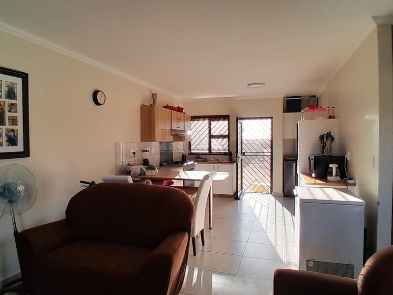 2 Bedroom House For Sale in Osona Village - Photo 4