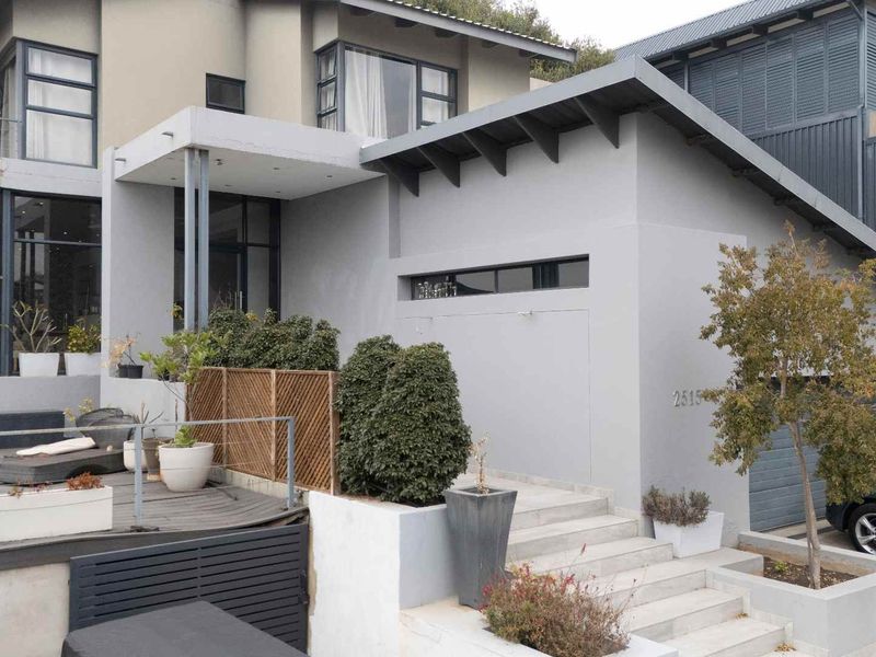 DREAM 4-BEDROOM HOME IN THE PRESTIGIOUS HELDERFONTEIN ESTATE - Photo 8