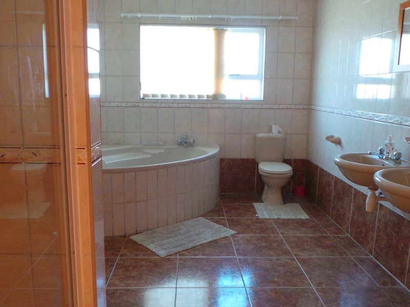 For the larger Family home with lots of space! - Photo 6