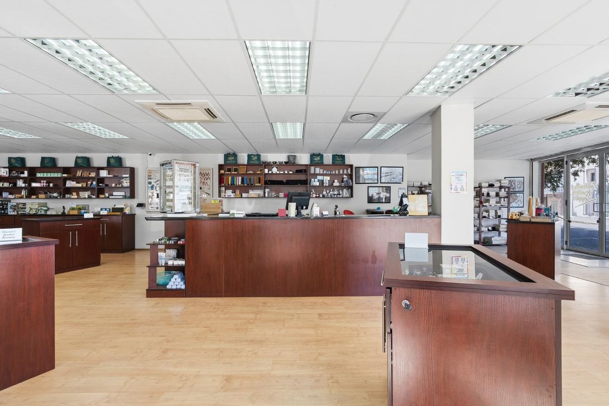 BESPOKE GARDENS SHOWROOM/RETAIL SECTION FOR SALE - Photo 5