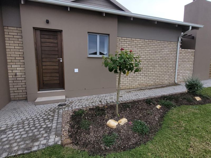 Mooikloof Country Estate 3 Bedroom House For Sale - Photo 3