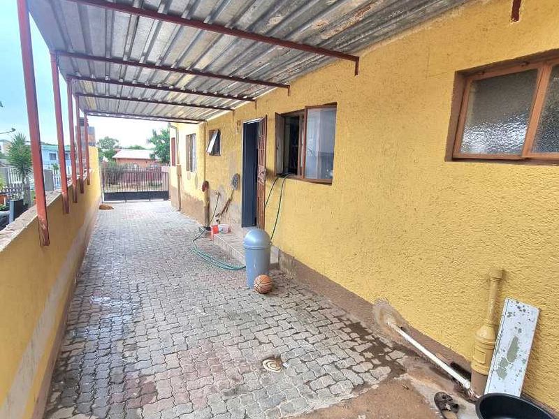 HOUSE FOR SALE KHOMASDAL - Photo 4