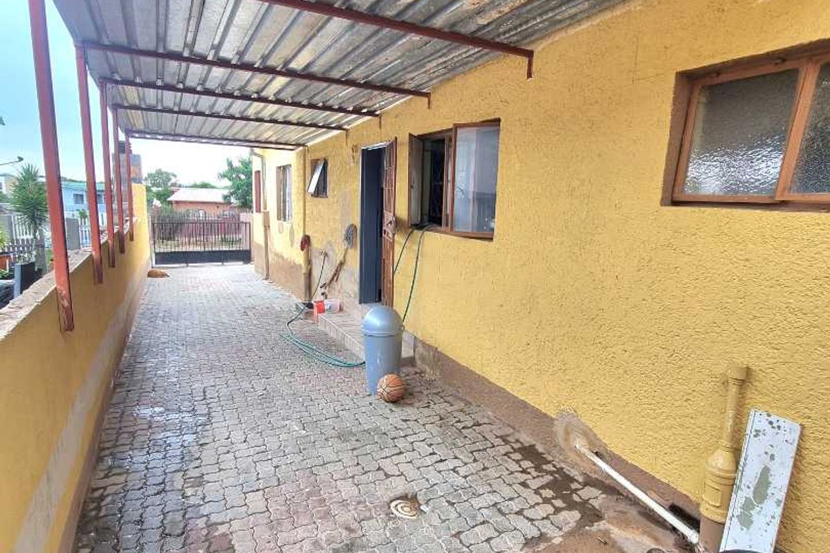 HOUSE FOR SALE KHOMASDAL - Photo 4