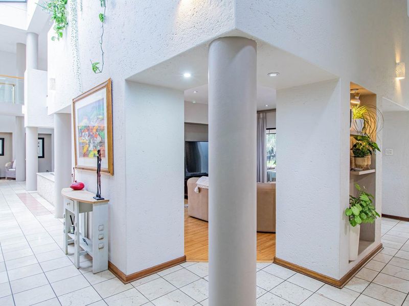 Modern Comfort Meets Timeless Elegance! - Photo 4