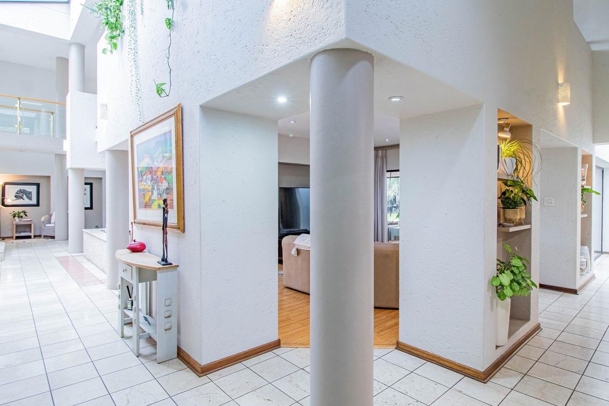 Modern Comfort Meets Timeless Elegance! - Photo 4