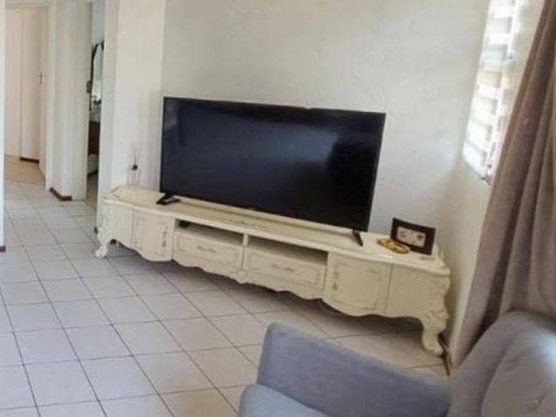 Modern 2-Bedroom Townhouse for Sale in Santa Fe, Bromhof - Photo 8