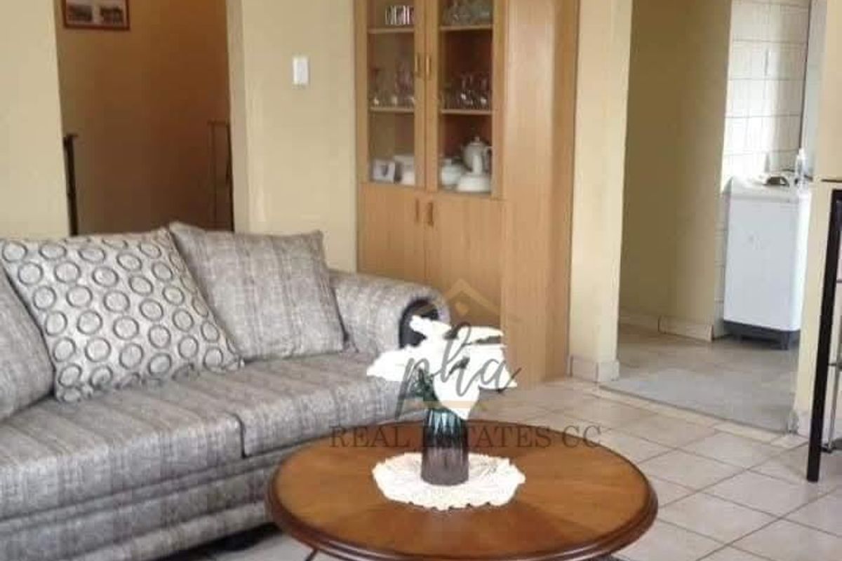 3 Bedr home with 2 flats for sale in Walvis Bay - Photo 5