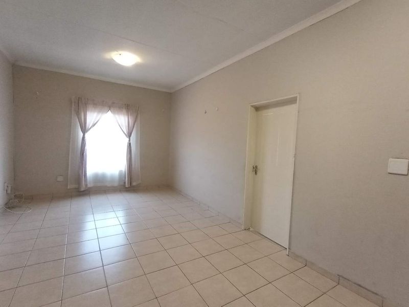 1 Bed Apartment to rent in Norkem Park. - Photo 3