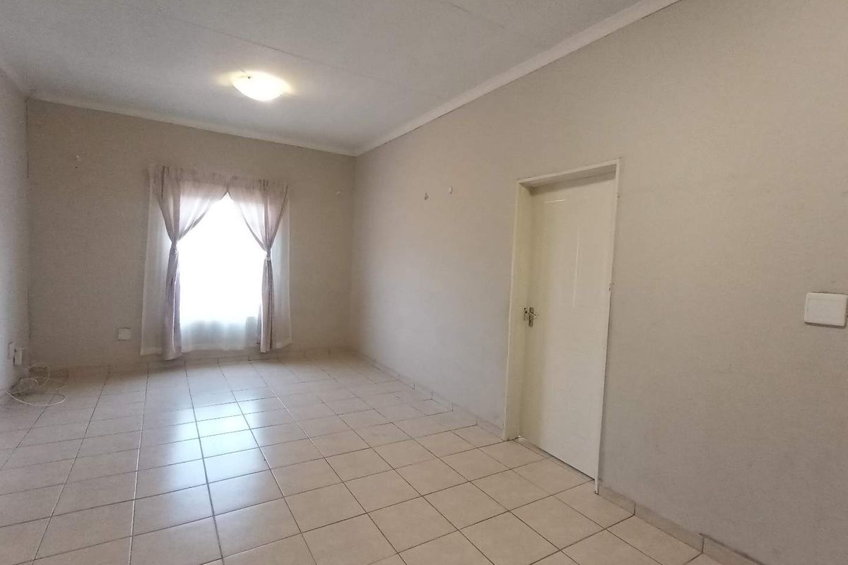 1 Bed Apartment to rent in Norkem Park. - Photo 3