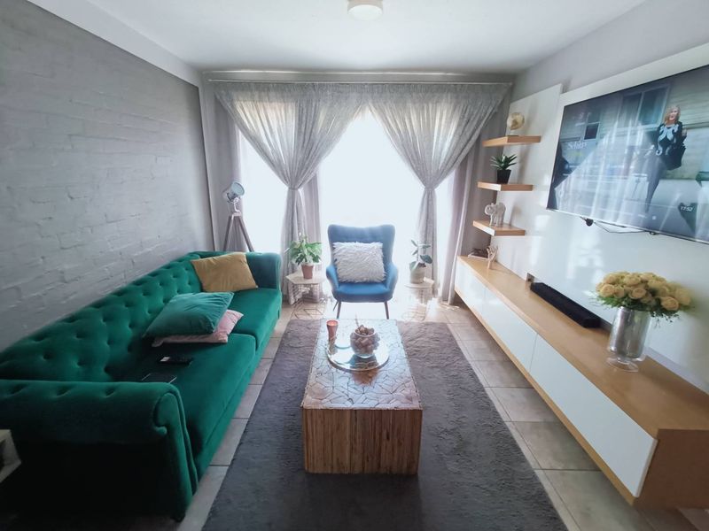 BEAUTIFUL FIRST FLOOR APARTMENT FOR SALE IN ROOIHUISKRAAL!!!!!! - Photo 8