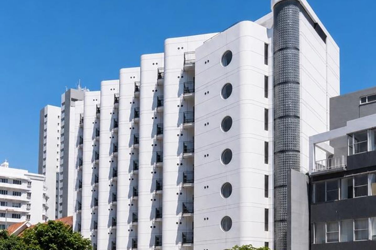 Stylish Studio in Sea Point Steps from the Promenade - Photo 4