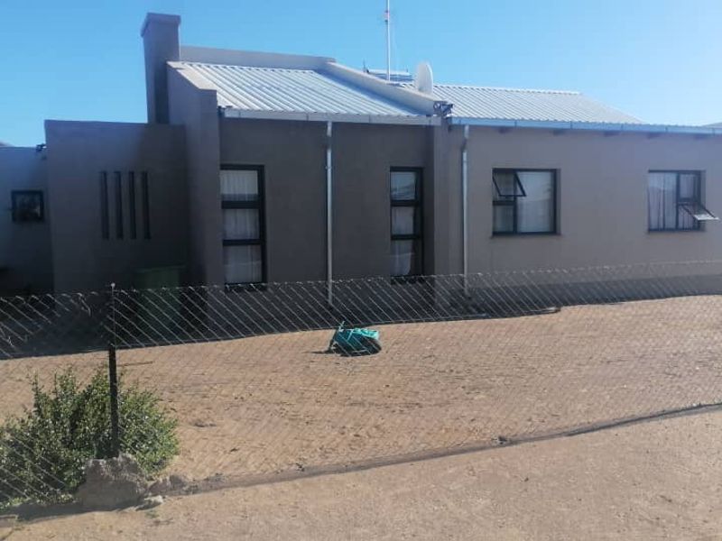 Modern House For Sale-Okahandja - Photo 5