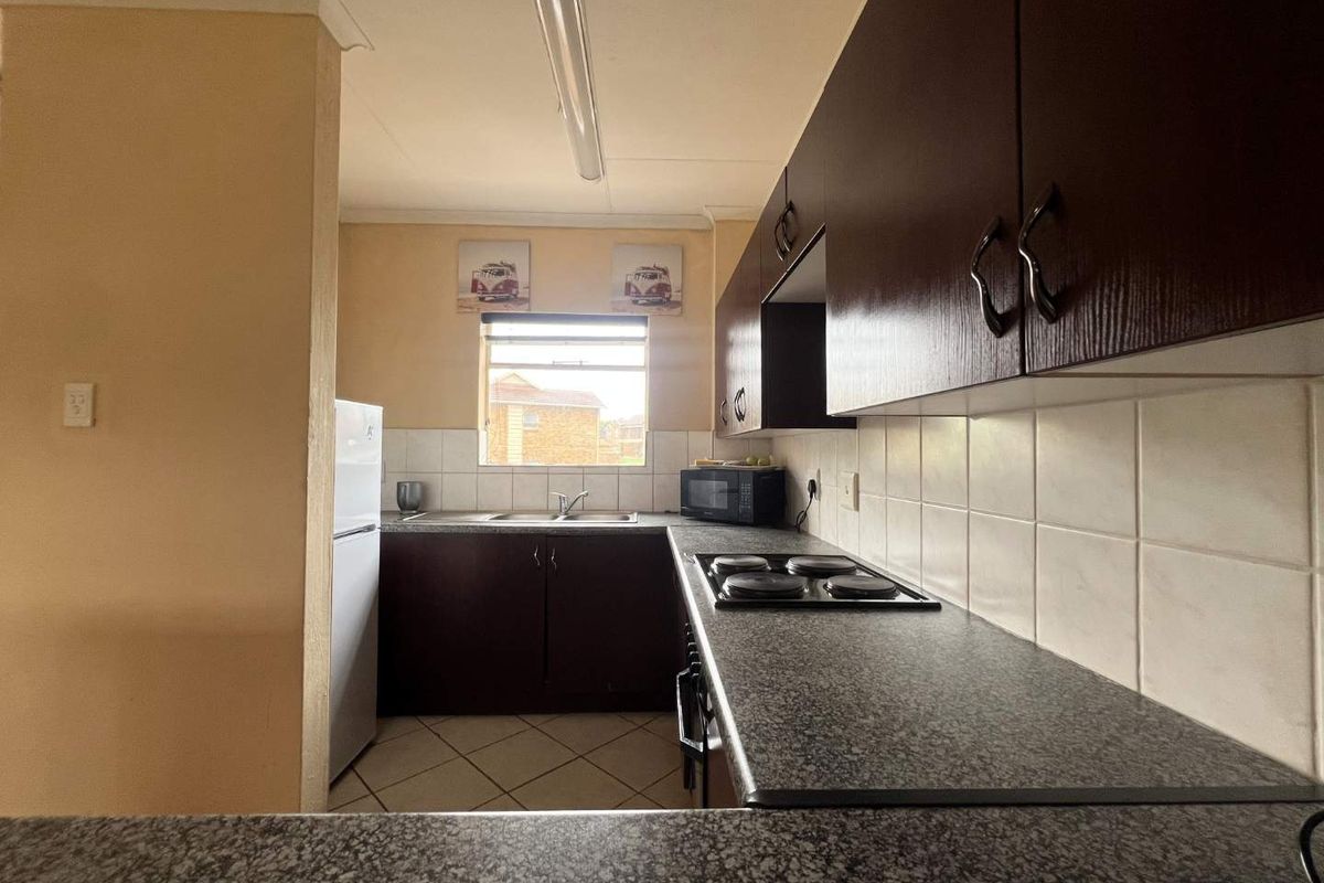 Enjoy Peace of Mind and Low Maintenance Luxury. - Photo 5