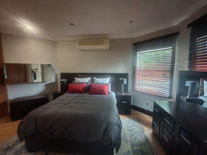 EXCLUSIVE MANDATE - BEAUTIFUL HOUSE IN VERY POPULAR AREA- ENTERTAINERS DREAM - Photo 8