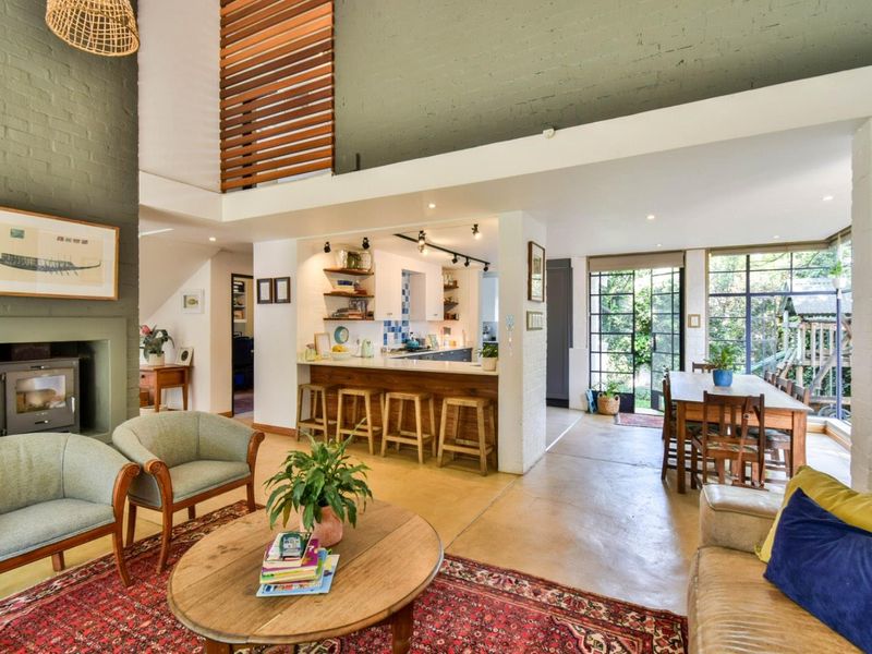 SUPERB AND MUCH LOVED HOME IN OLD FAERIE GLEN - Photo 8