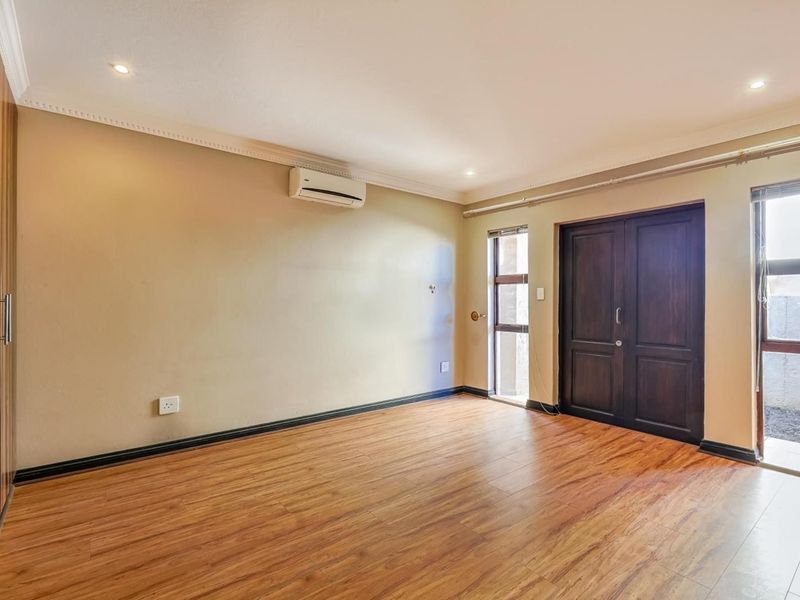 This grand 5-bedroom, 4.5-bathroom home redefines spacious, luxurious living. - Photo 9