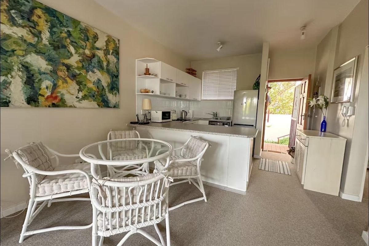 St. James Sunny 2 Bed Seaview Apartment - Photo 3