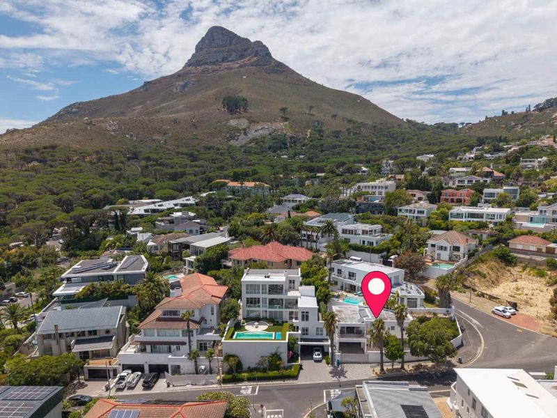 Comfortable Coastal Living in Camps Bay - Photo 4