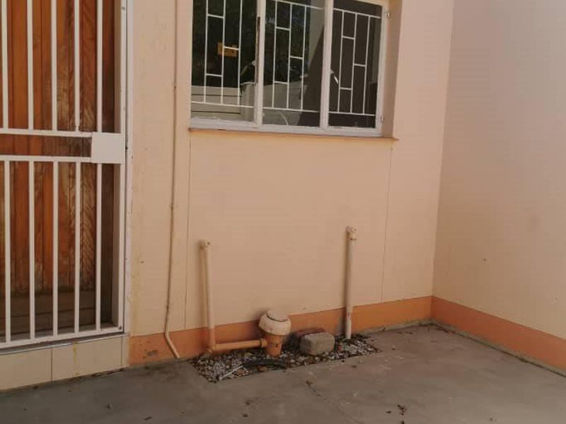 Neat 2x Flats on one Erf For Sale - Oshakati East - Photo 2
