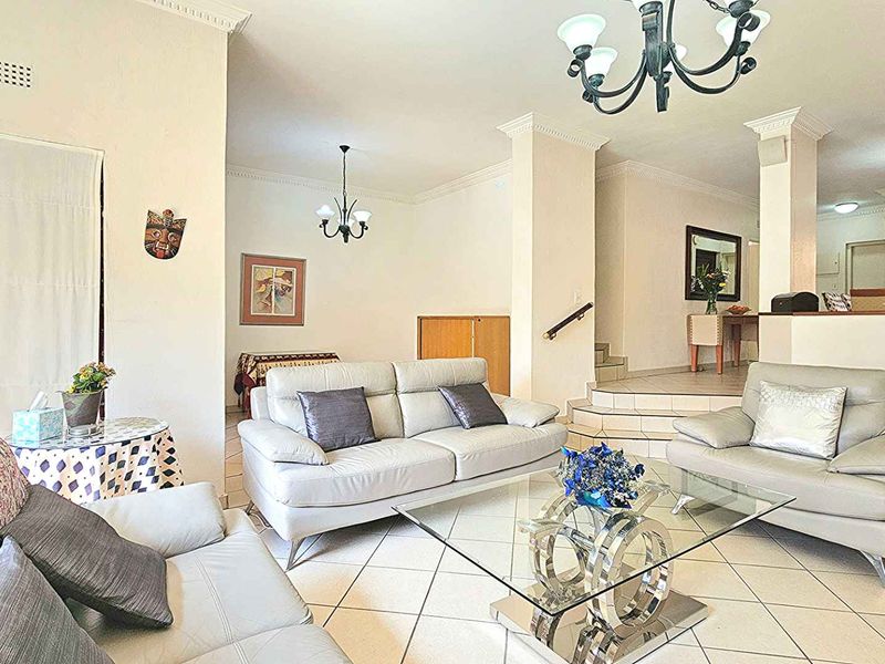 Spacious 3/4 Bedroom Sandton Townhouse Offering The “Best” Future Property Investment - Photo 5