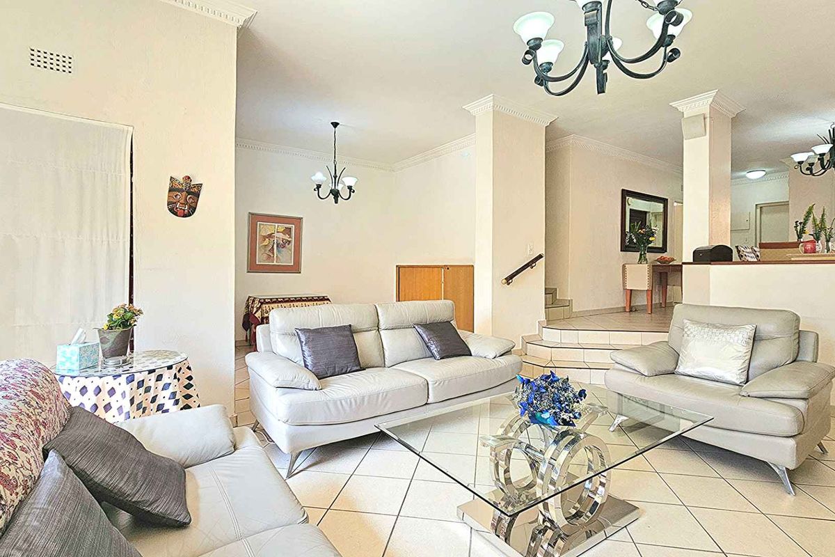 Spacious 3/4 Bedroom Sandton Townhouse Offering The “Best” Future Property Investment - Photo 5