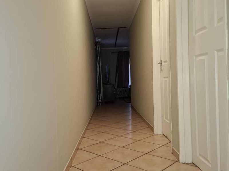 FOR SALE – Beautiful 4-Bedroom Family Home |  Pionierspark - Freestanding house with flat - Photo 9