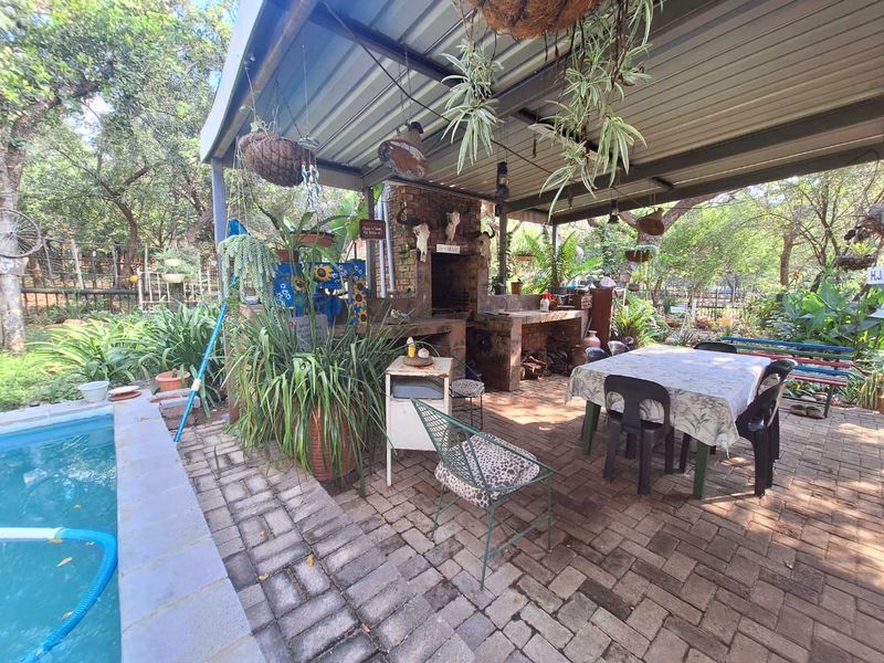 Charming 2-bedroom Retreat with Lovely Entertainment Area - Photo 5