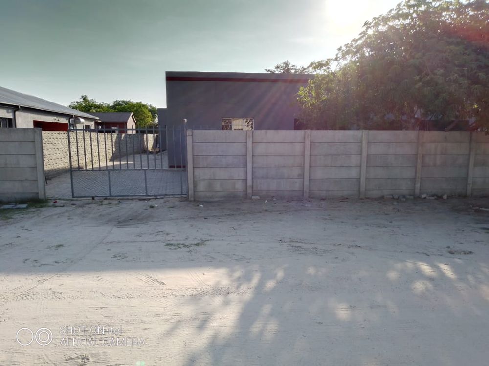 Entrance gate with boundary walls