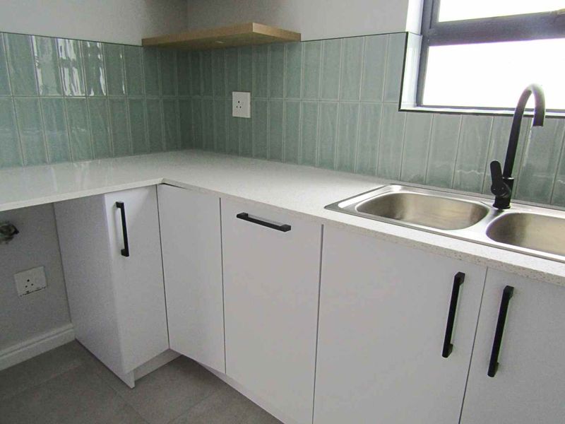 Newly build home designed for modern living - Photo 8