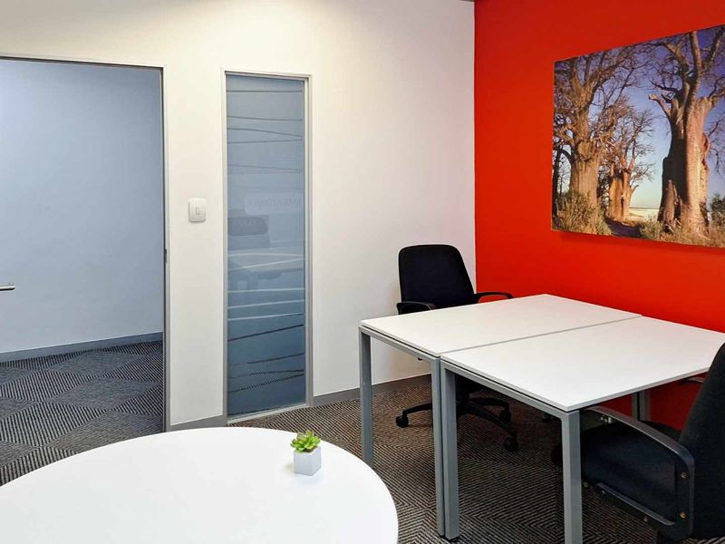 Fully serviced private office space for you and your team in HQ Nelspruit - Photo 2