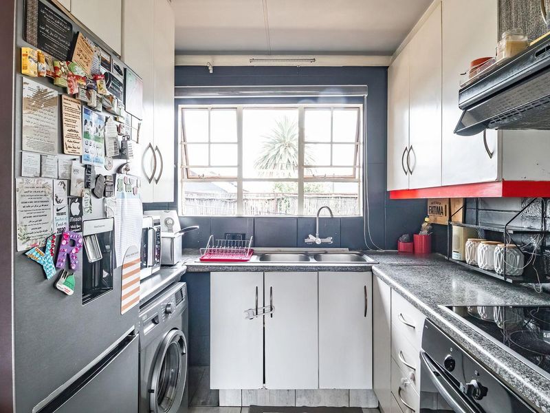 First Floor 2-Bedroom with a Balcony & Carport! - Photo 5