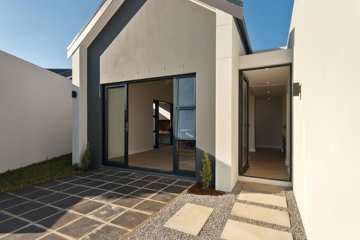 Brand new Home to make your own - Photo 2