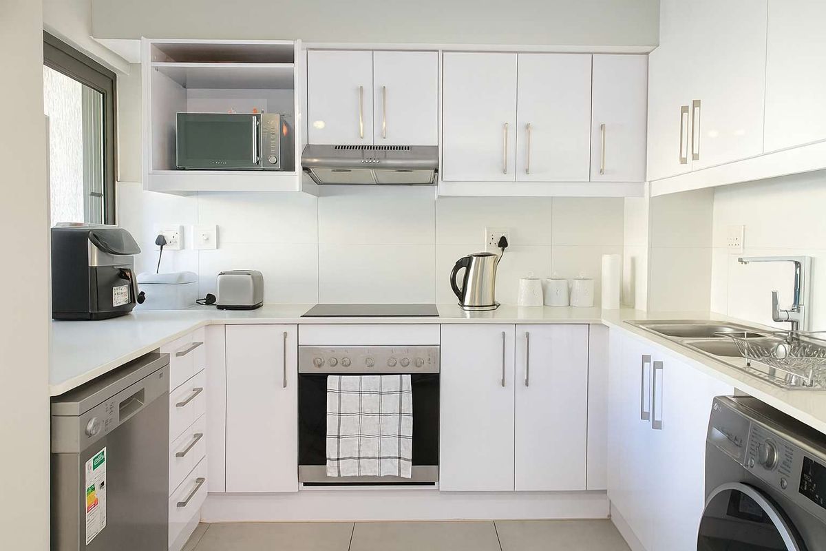 1 Bed / 1 Bath Airbnb - Photo 4