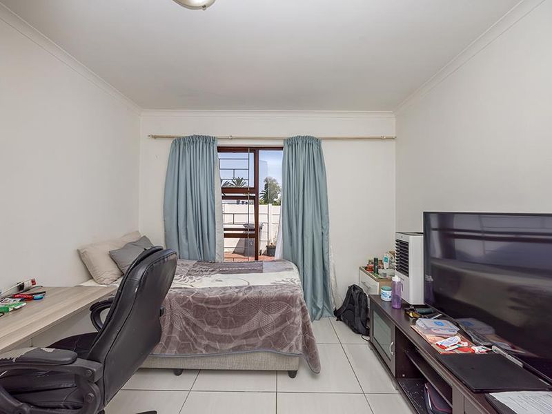 Stepless, Lock -up and Go Semi-detached Home - Photo 6