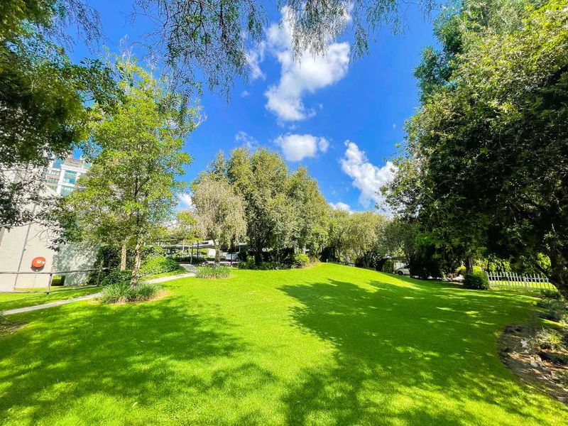 ONE BEDROOM APARTMENT FOR SALE IN MORNINGSIDE - Photo 2