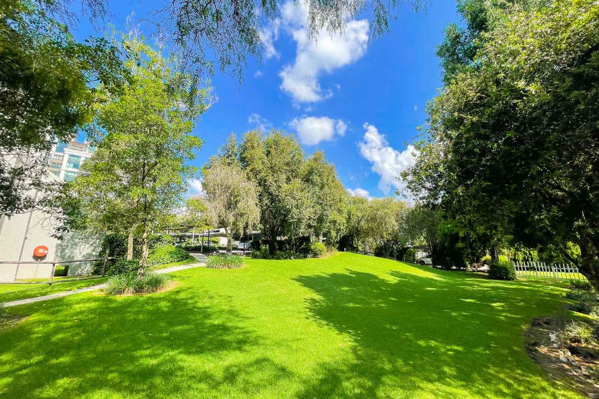ONE BEDROOM APARTMENT FOR SALE IN MORNINGSIDE - Photo 2