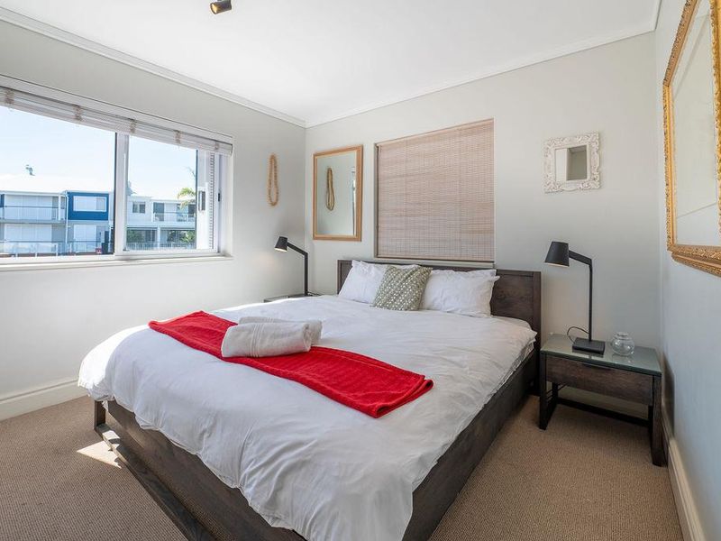 Three bedroom apartment to rent in Knysna Quays - Photo 7