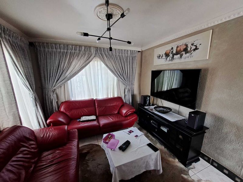 Stunning home with 3 bedrooms,1 bathroom,lounge - Photo 2