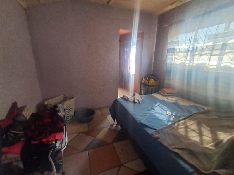 9 Bedroom Family House In Ntsonalanga - Photo 7