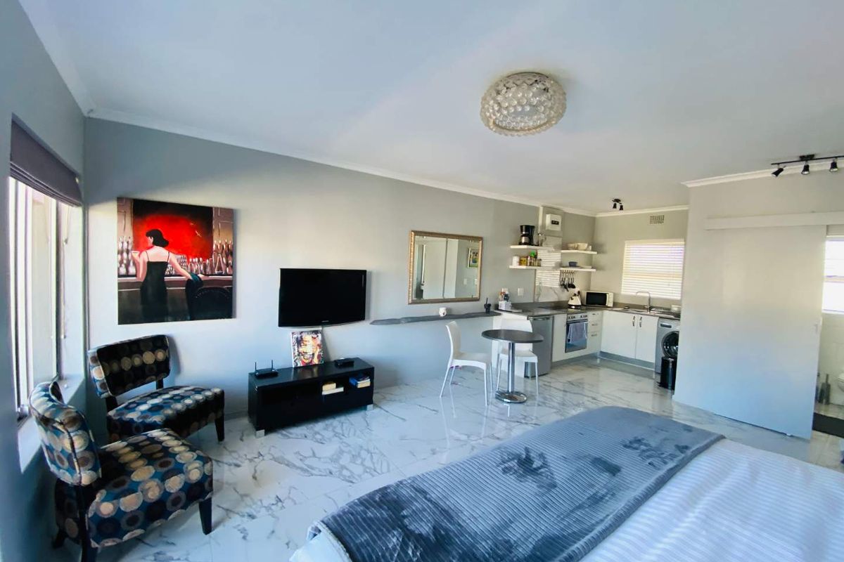 Top Floor Studio Apartment - Photo 5