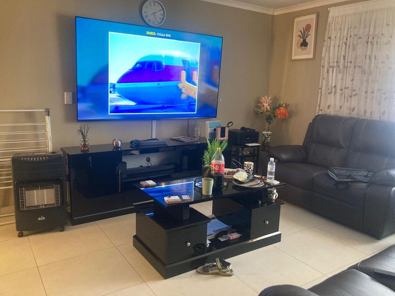 Specious 2 bedroom apartment for sale at Jabulani - Photo 3