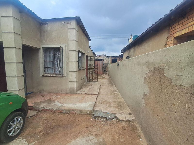 Family House In Ivory Park - Photo 10