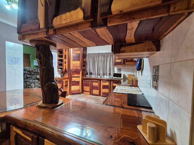 **Charming Corner Stand Home with Luxurious Amenities** - Photo 10