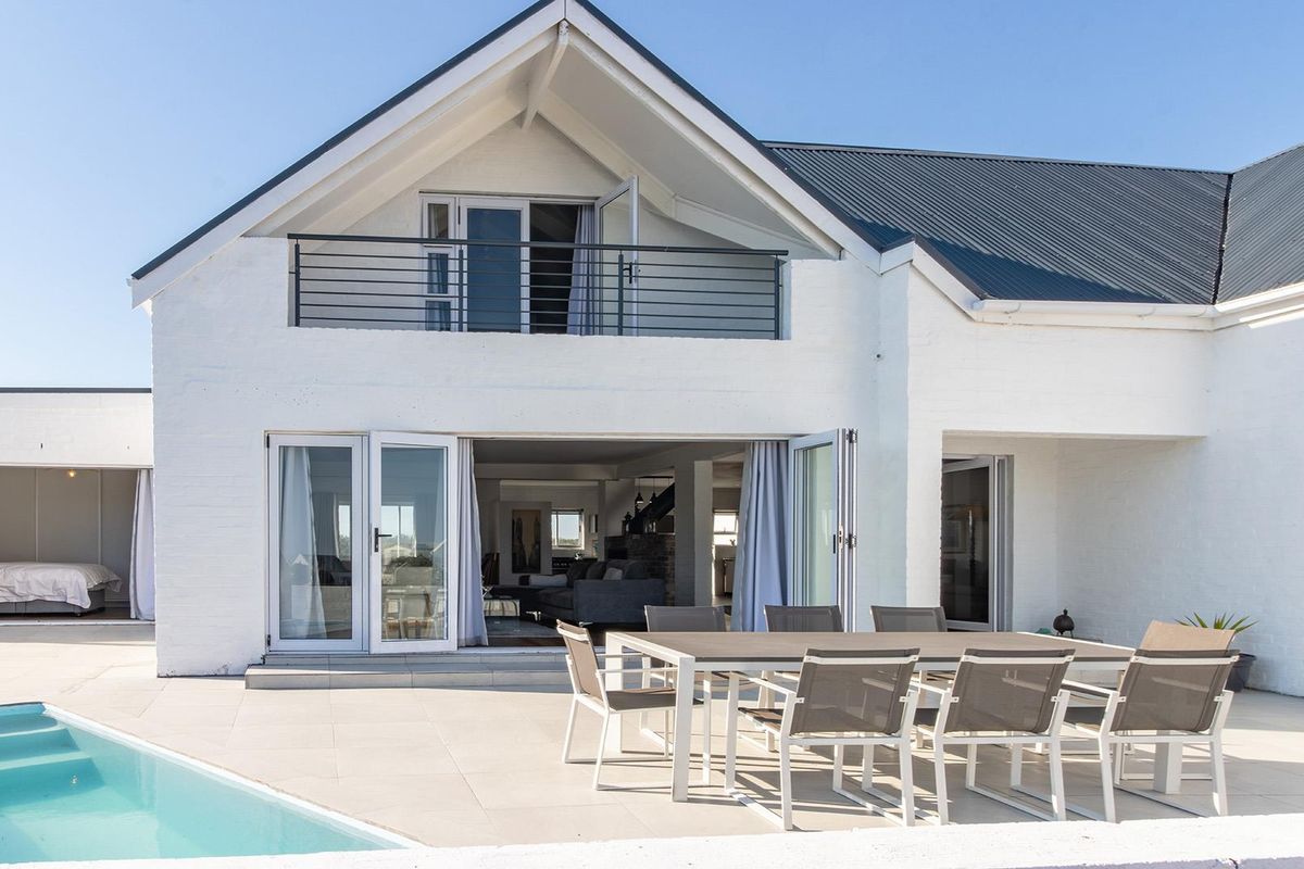 Endless Views, Fresh Sea Air, and Space to Unwind - Photo 4