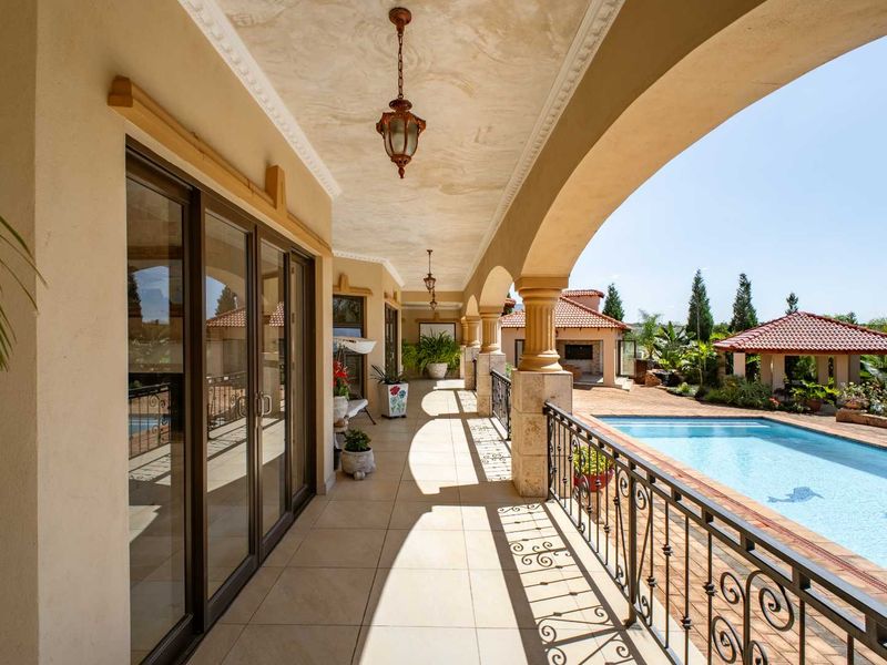 Timeless elegance Home for Sale - Photo 6