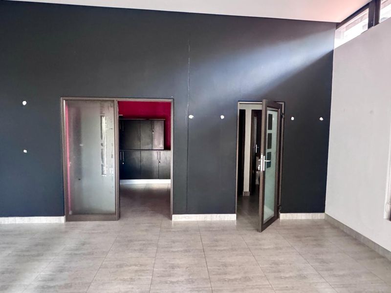 Offices For Sale in Eros - Photo 6