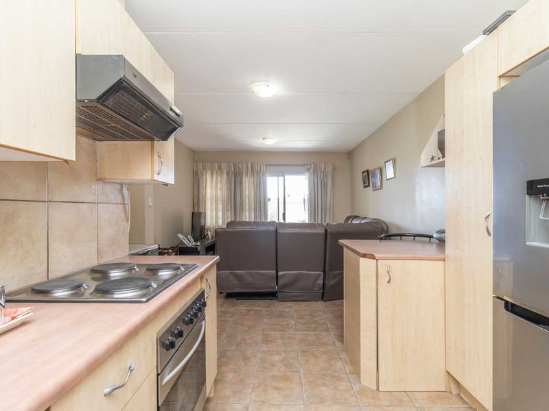 **Charming Ground Floor Unit for Rent in Sundowner**lovely 2 bedroom 2 bathroom ground floor unit. - Photo 9