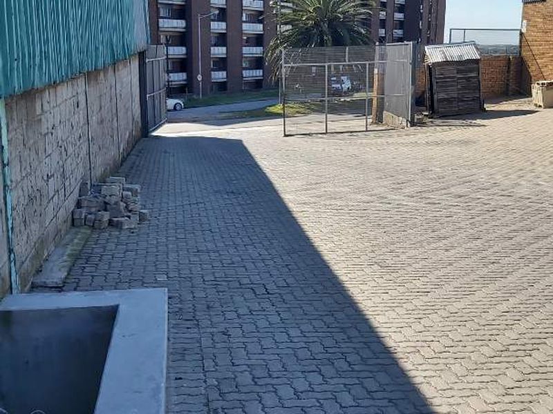 Warehouse/storage/distribution facility to let in Sidwell. - Photo 3